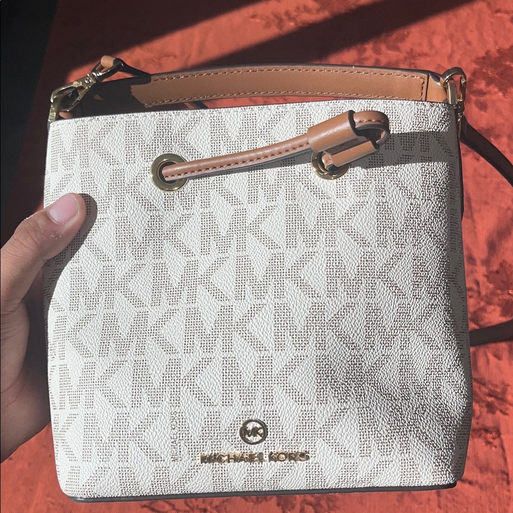 Michael Kors Purse White & Brown - Picture 9 of 17